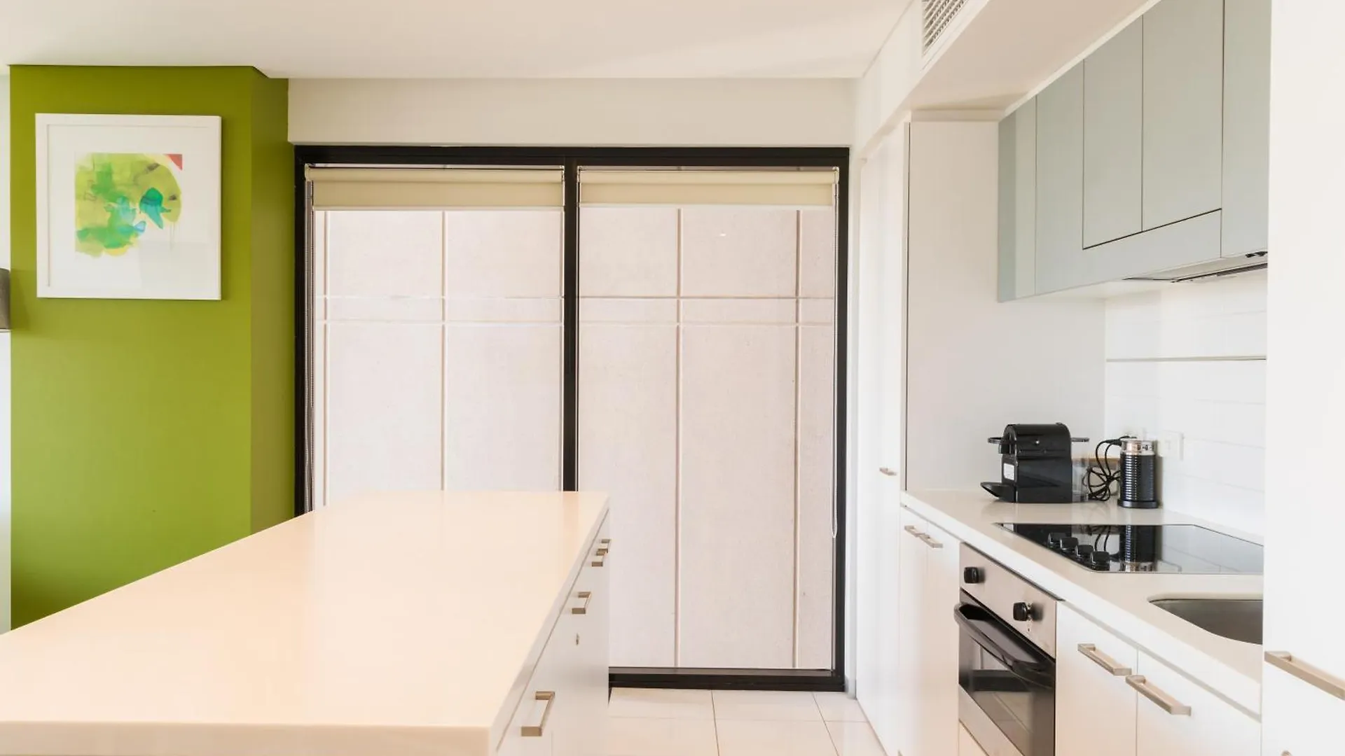 Luxury Oaks Horizons Apartment With A Pool Adelaide Australia