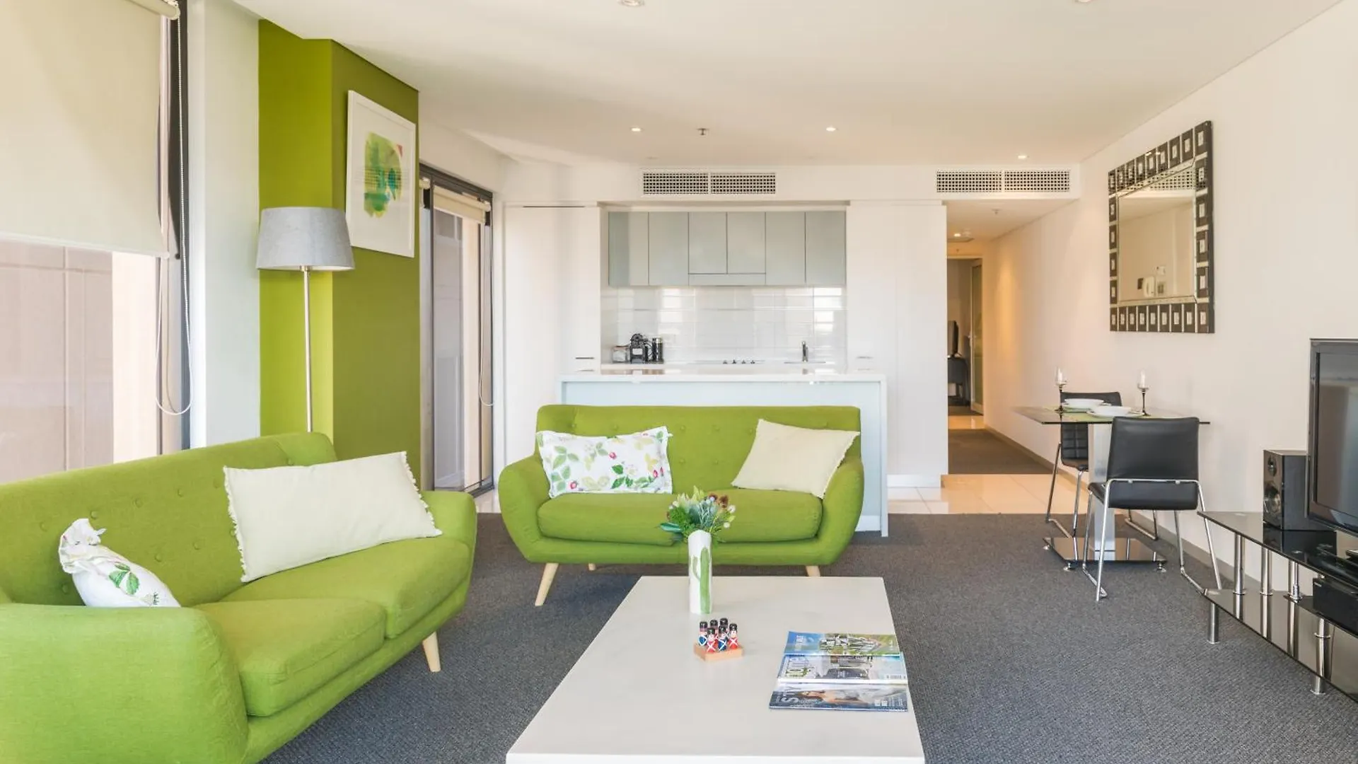 Luxury Oaks Horizons Apartment With A Pool Adelaide