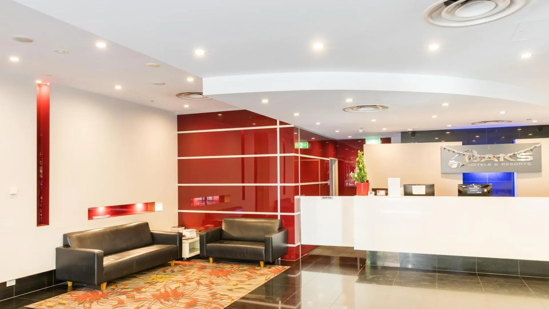 Luxury Oaks Horizons Apartment With A Pool Adelaide