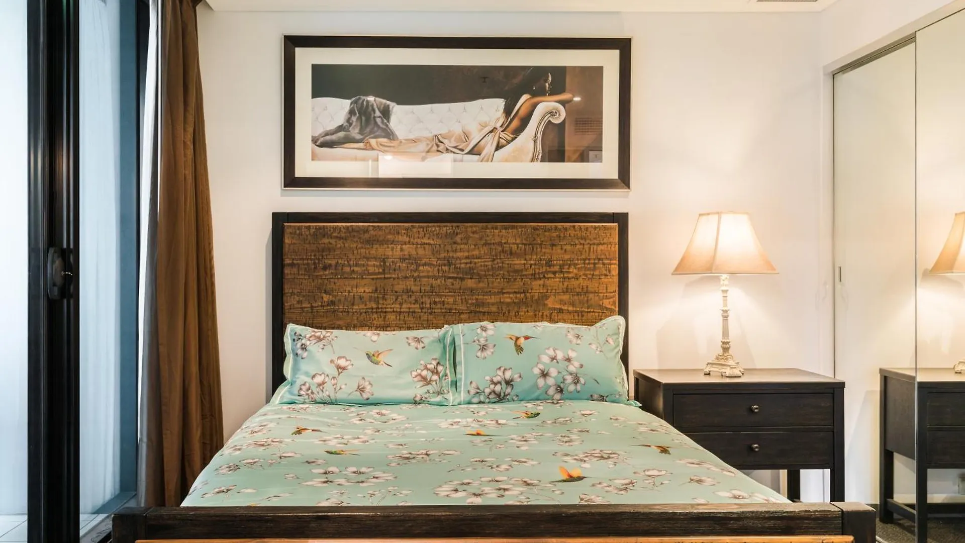 Luxury Oaks Horizons Apartment With A Pool Adelaide