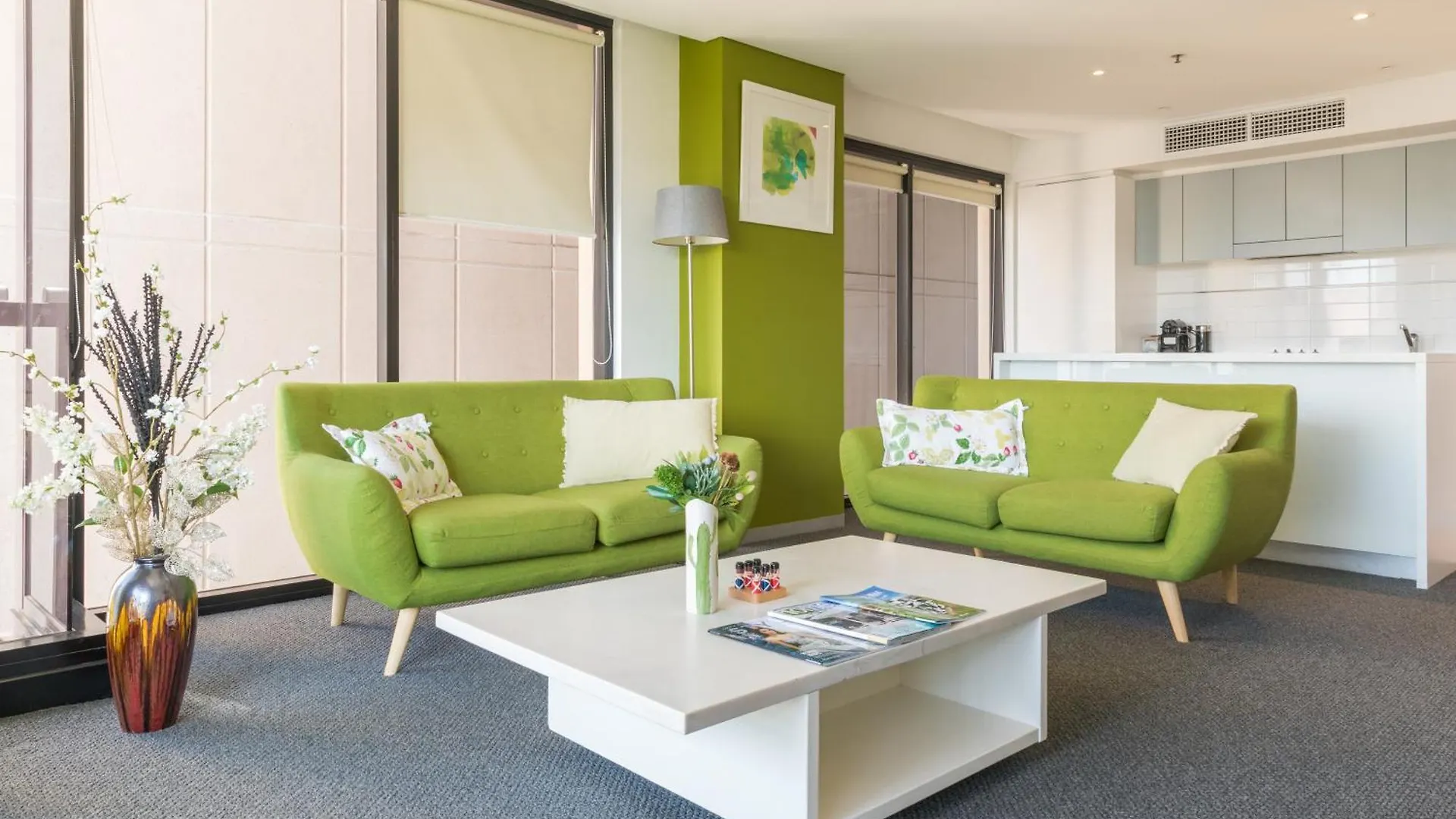 Luxury Oaks Horizons Apartment With A Pool Adelaide Australia