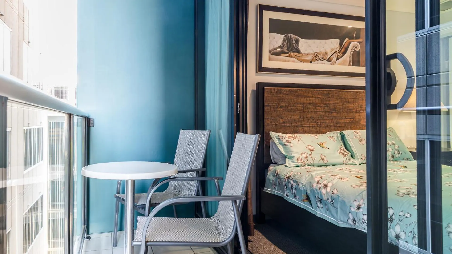 Luxury Oaks Horizons Apartment With A Pool Adelaide